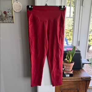 New Zyia Red Pocket Light n Tight Hi-Rise Capri Leggings

Inseam: 19 in
